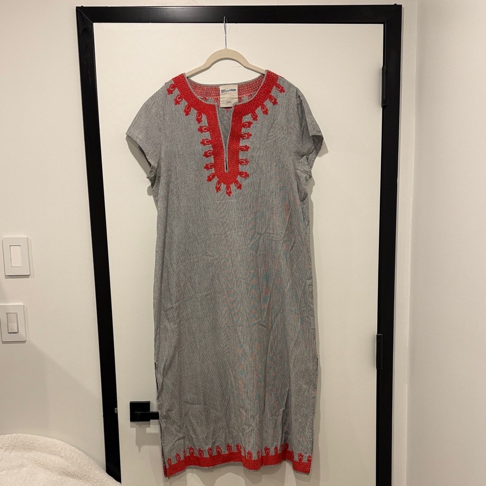 Gray and Red Embroidered Women's Caftan